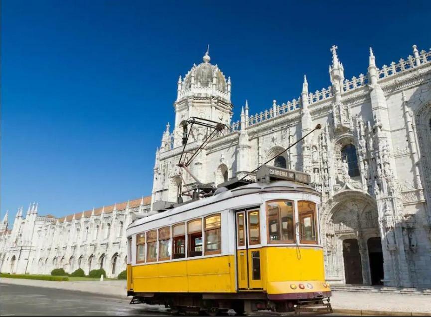 Belem! Charming 2 Bedroom Apartment W Terrace, Wifi & Free Street Parking Lissabon Exterior foto